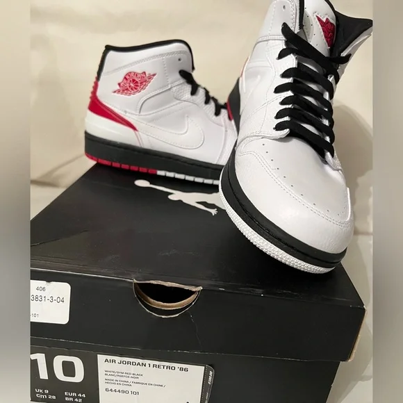 Jordan | Shoes | Nwot Retro Jordan White Gym Red Size 1  display picture 2